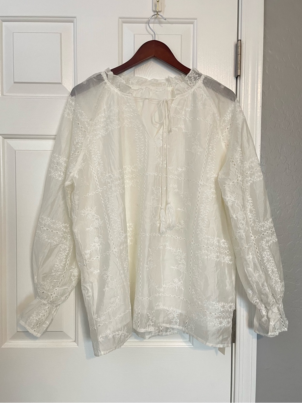 Commense white Embroidered Lace Peasant Top, Size XL, - Picture 10 of 11